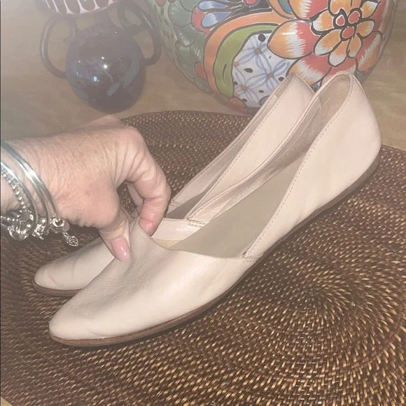 ALDO Women's Cream leather Loafers / Flats size 8 - Picture 4 of 14